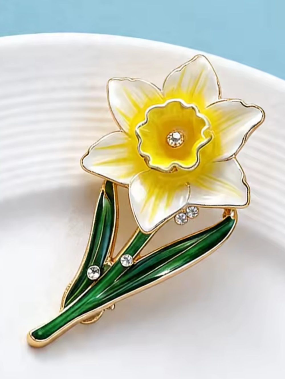Yellow Daffodil Flower Gold Brooch - Picture 7 of 8